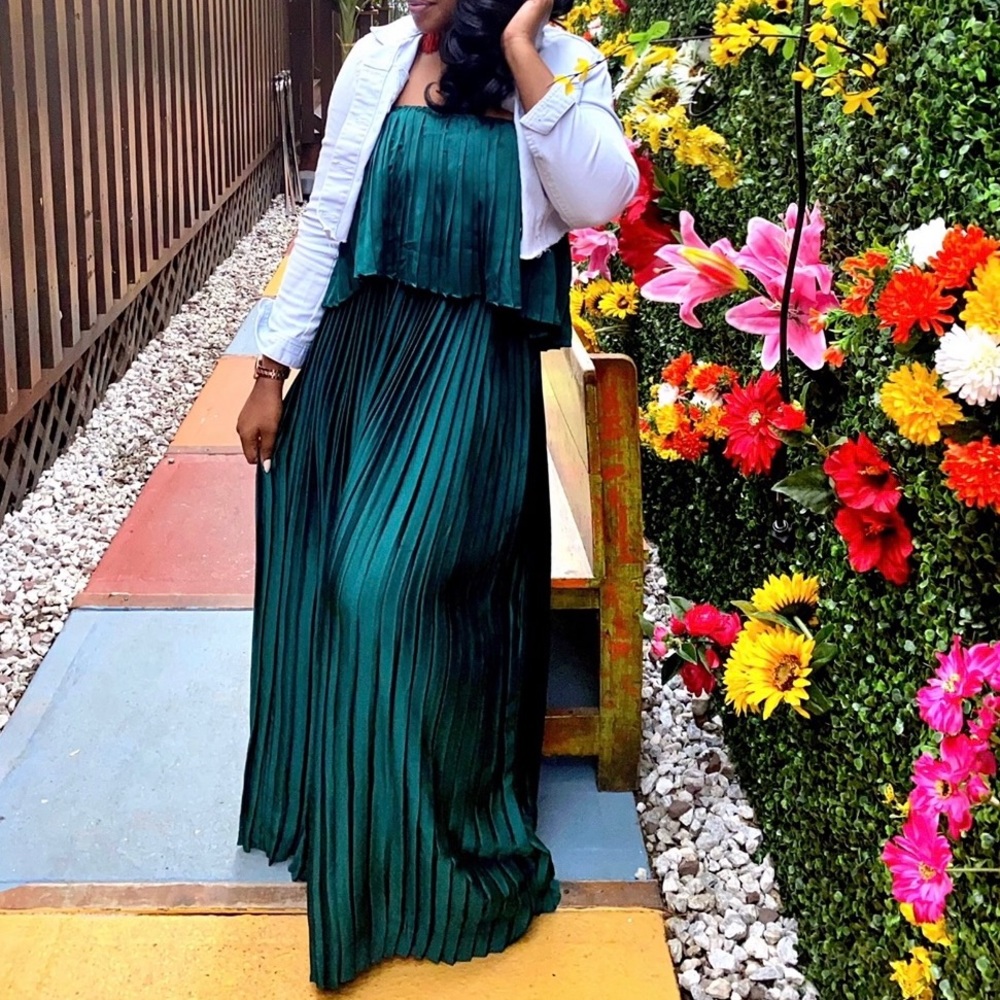 Emerald green Maxi dress in size Large. Good quality